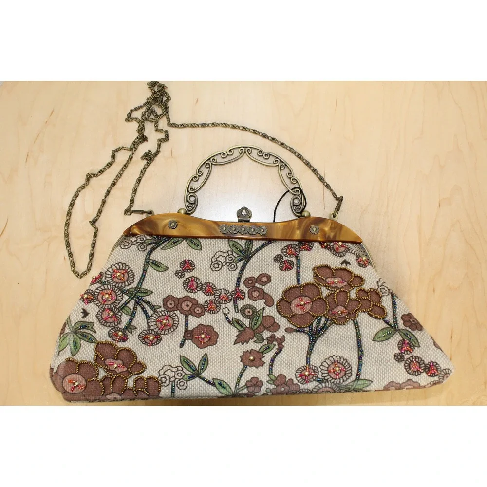 Vintage Tapestry Beaded Handbag Detachable Shoulder Strap Tortoise/Metal Closure